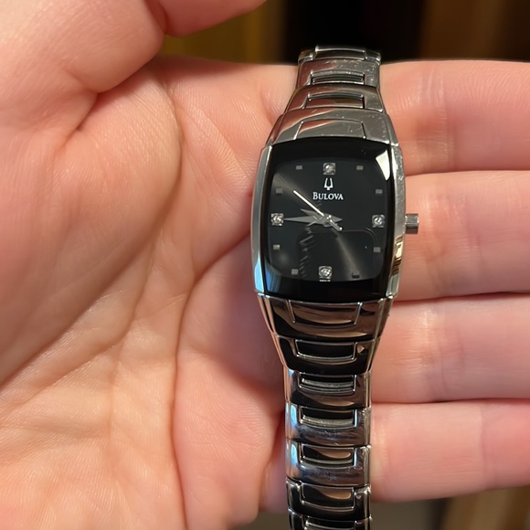 Bulova Women’s watch with diamonds - Picture 3 of 3